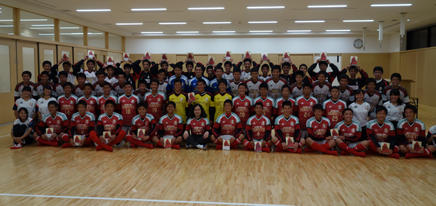 又吉直樹先輩ユニフォーム寄贈式 関西大学北陽高校サッカー部応援サイト 燃えろ北陽 又吉直樹先輩ユニフォーム寄贈式 関西大学北陽高校サッカー部応援サイト 燃えろ北陽